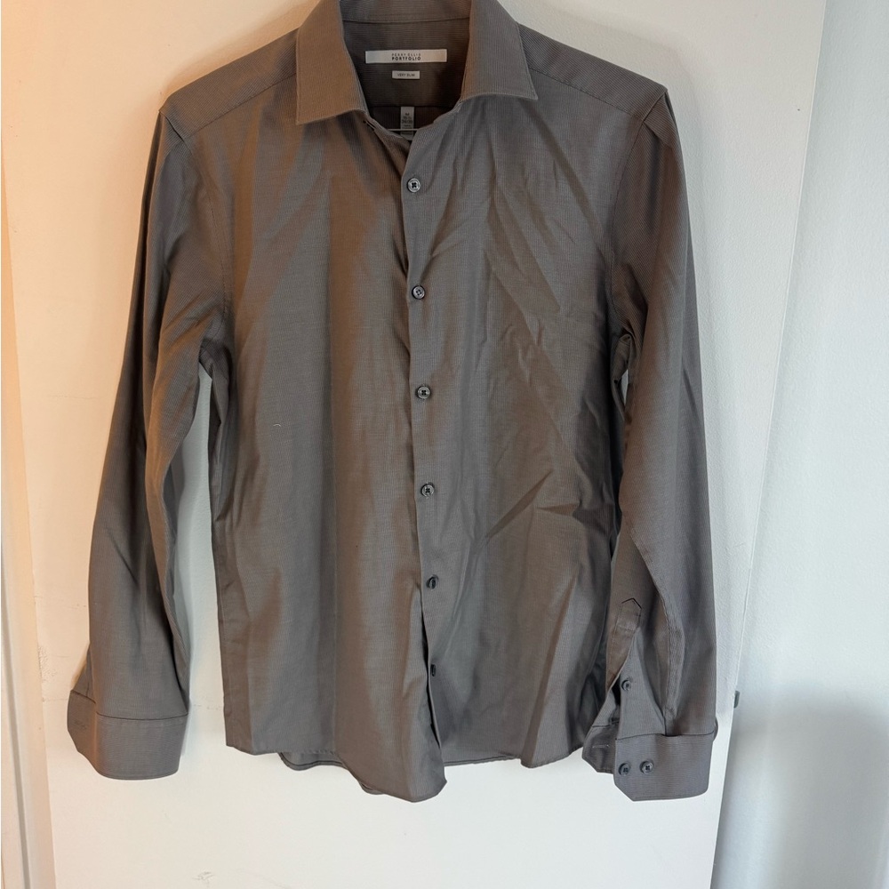 Perry Ellis Portfolio Gray Button-Up Shirt Medium 15.5. 34/35 Very Slim